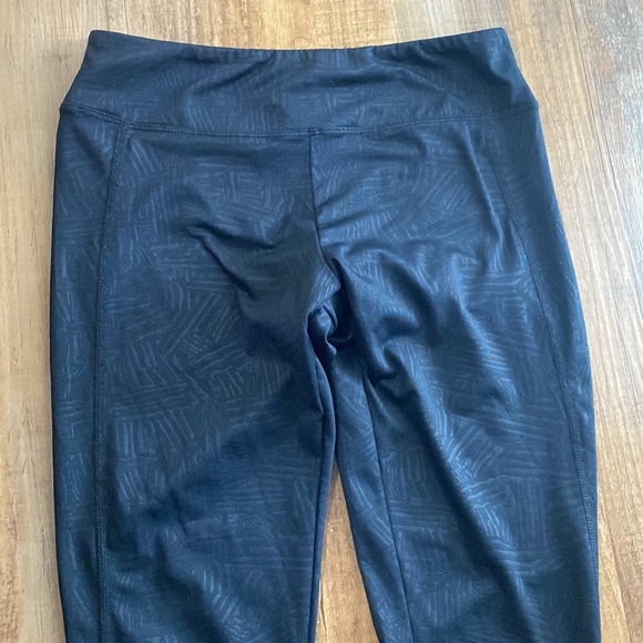 Marika black & gray abstract leggings size M - Picture 3 of 6